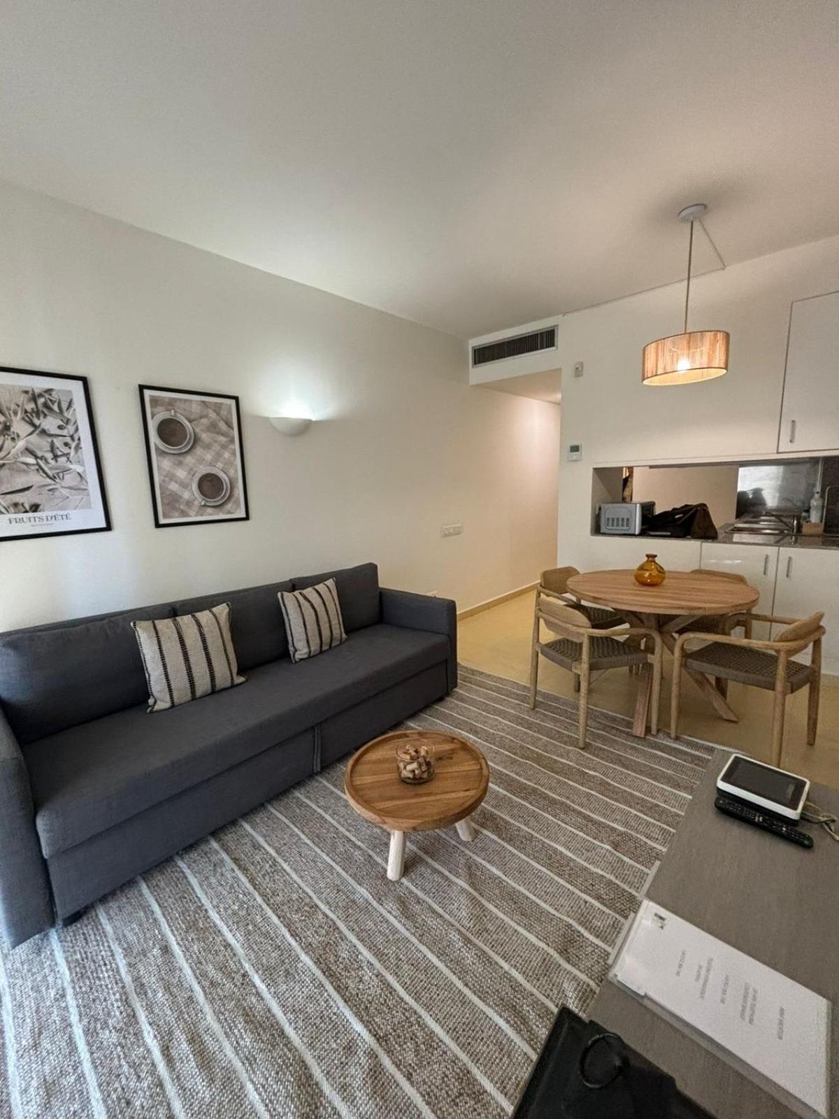 Stay U-Nique Apartments Pau Claris บาร์เซโลนา ภายนอก รูปภาพ